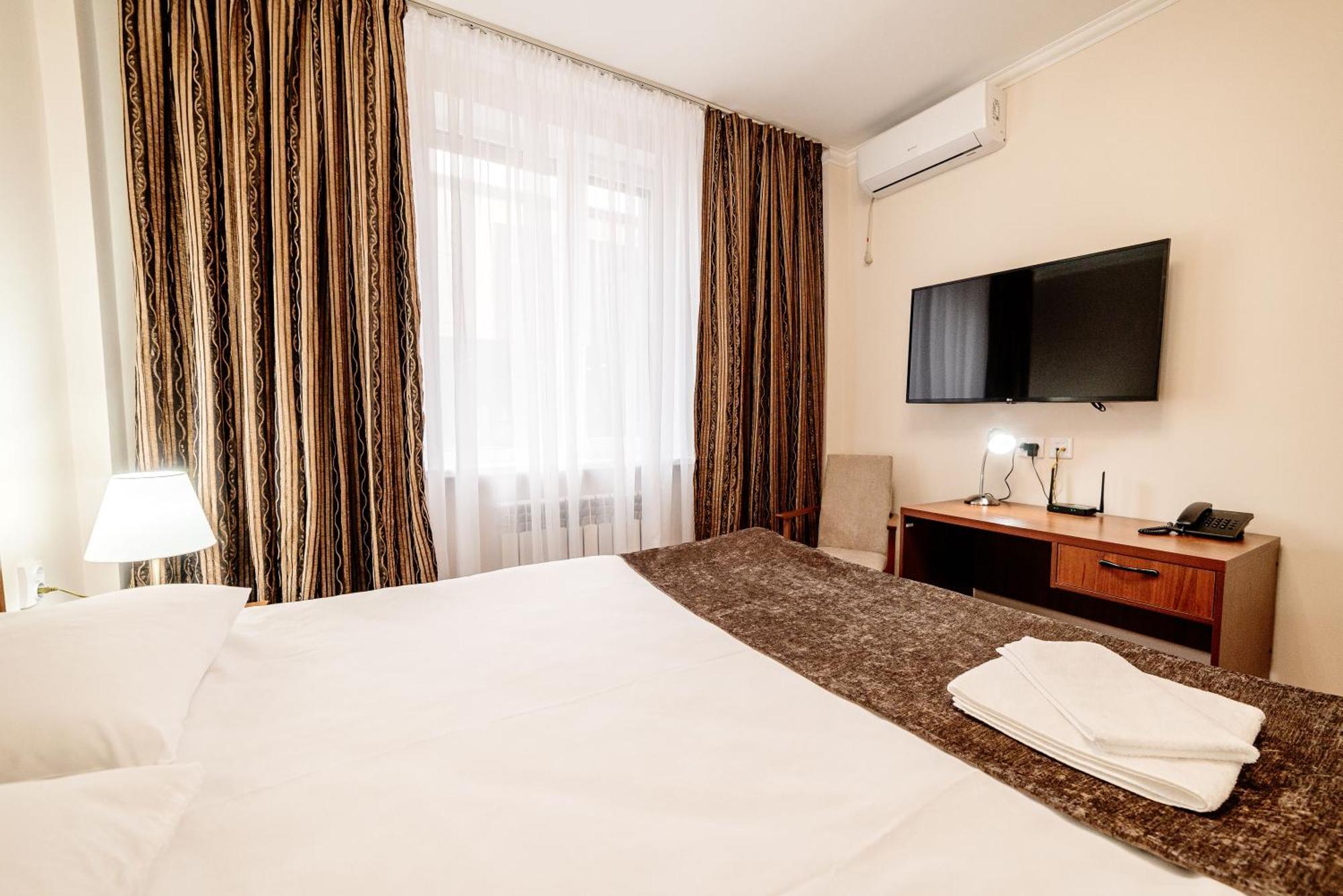 Chagala Hotel Aksai Aksay ภายนอก รูปภาพ