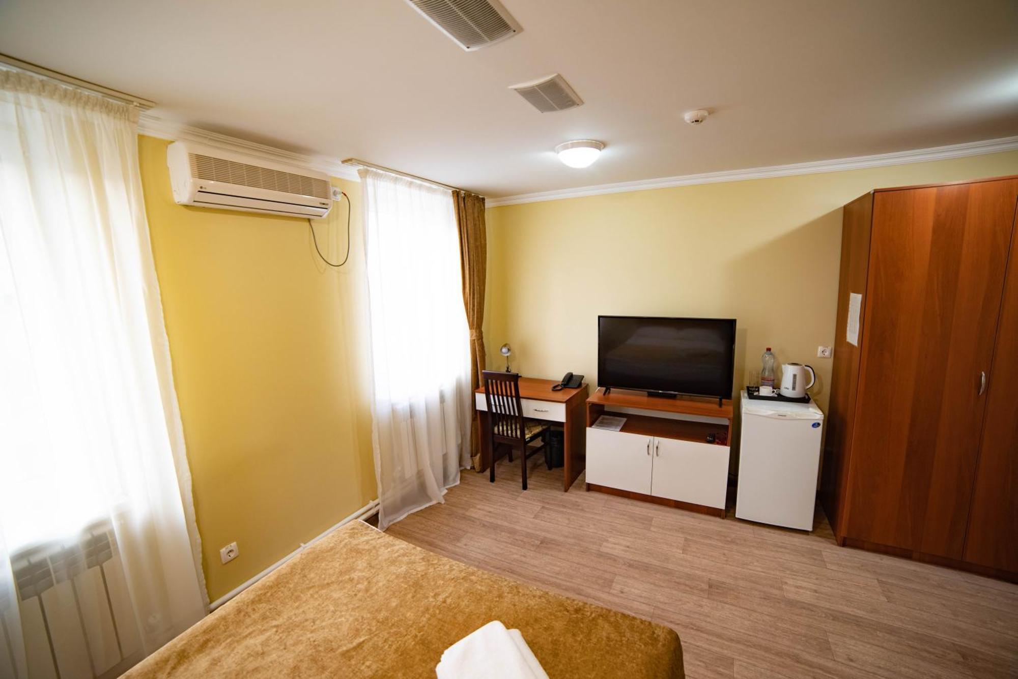 Chagala Hotel Aksai Aksay ภายนอก รูปภาพ